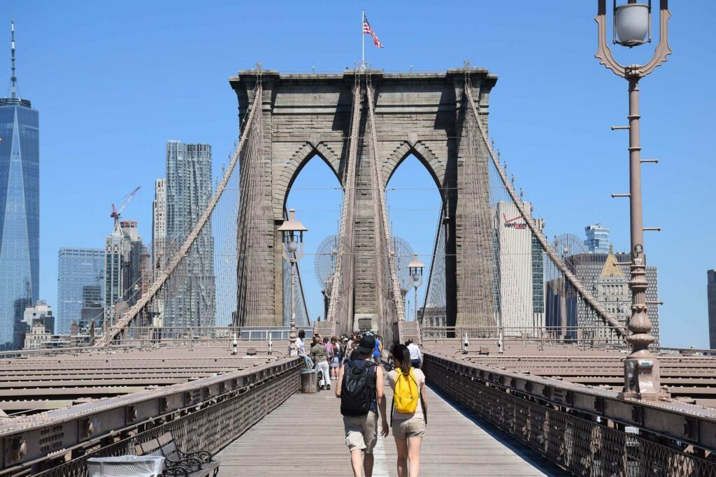 walk across Brooklyn Bridge